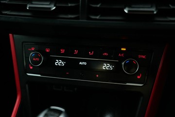 https://vehicle-cdn.autoleague.cloud/30641_U513579_25.jpg