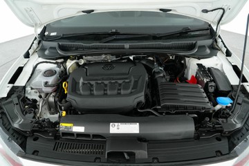 https://vehicle-cdn.autoleague.cloud/30641_U513579_32.jpg