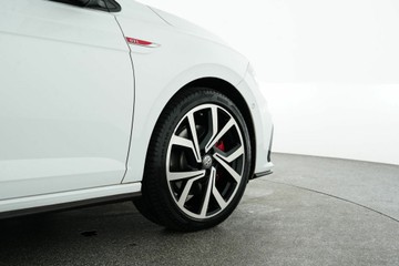 https://vehicle-cdn.autoleague.cloud/30641_U513579_8.jpg