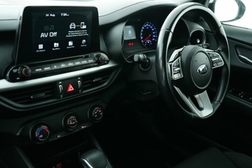 https://vehicle-cdn.autoleague.cloud/30641_U513588_27.jpg