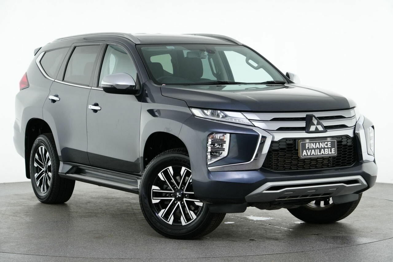Mitsubishi Pajero Sport image 1