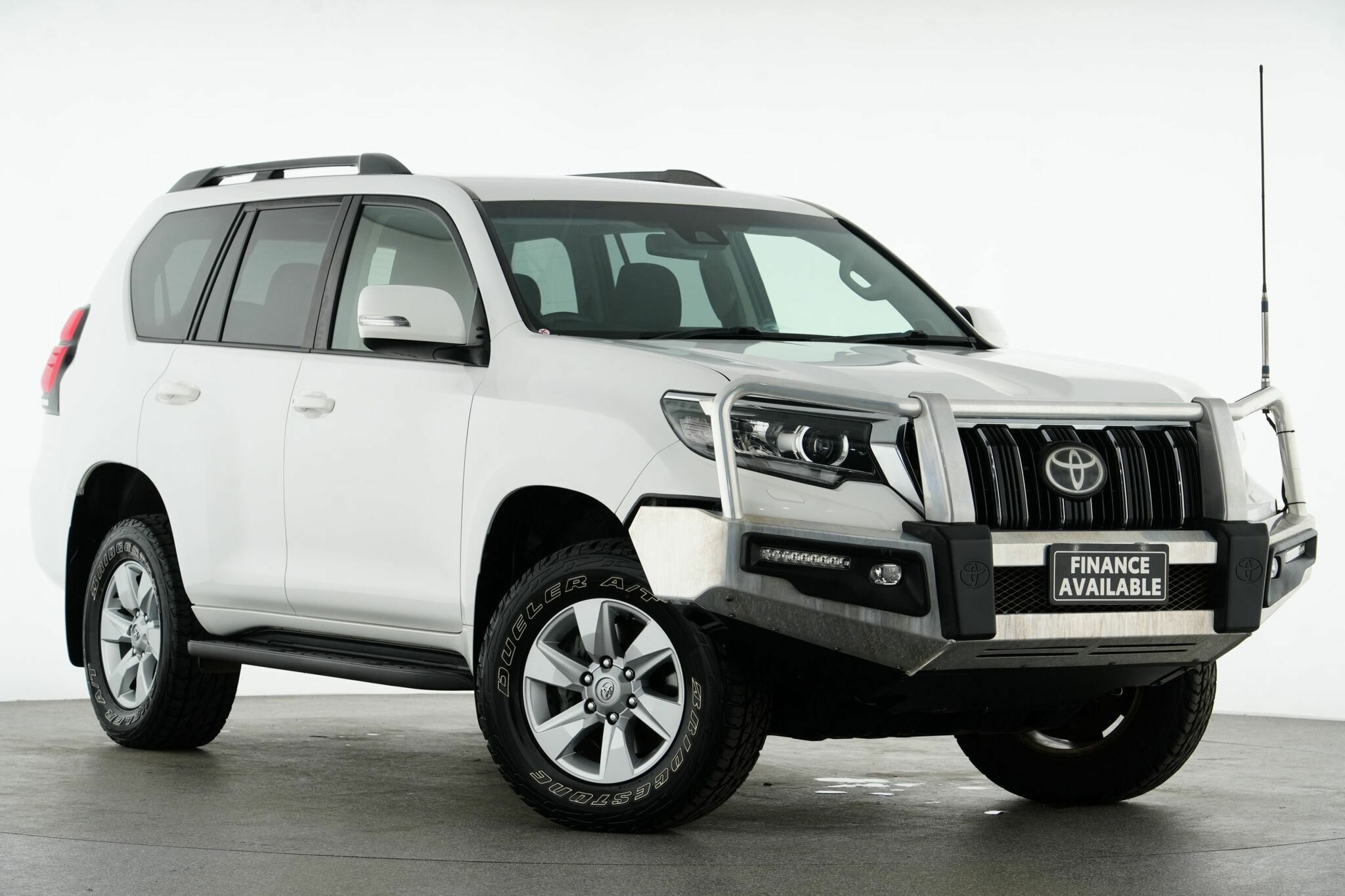 Toyota Landcruiser Prado image 1