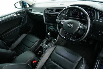https://vehicle-cdn.autoleague.cloud/30641_U513612_16.jpg