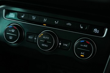 https://vehicle-cdn.autoleague.cloud/30641_U513612_22.jpg