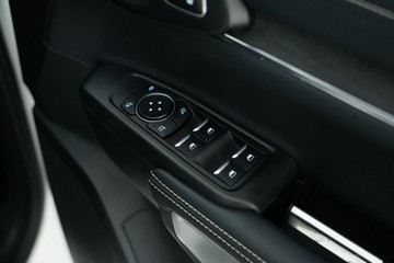 https://vehicle-cdn.autoleague.cloud/30641_U513615_14.jpg