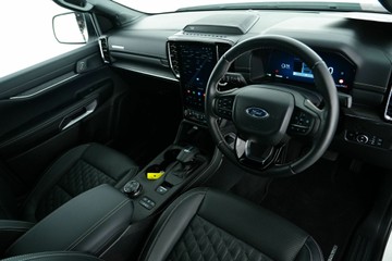 https://vehicle-cdn.autoleague.cloud/30641_U513615_16.jpg