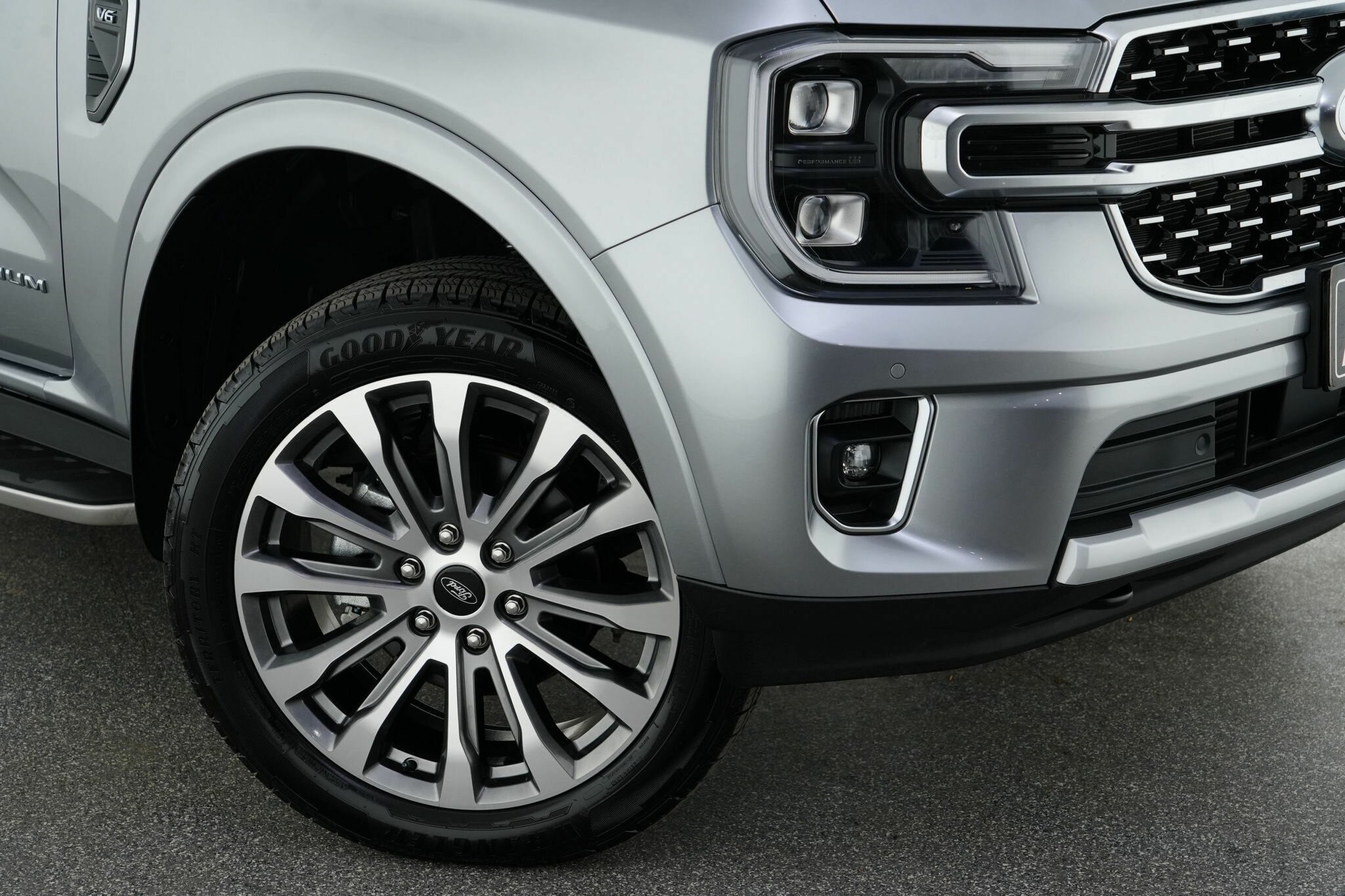 Ford Everest image 2