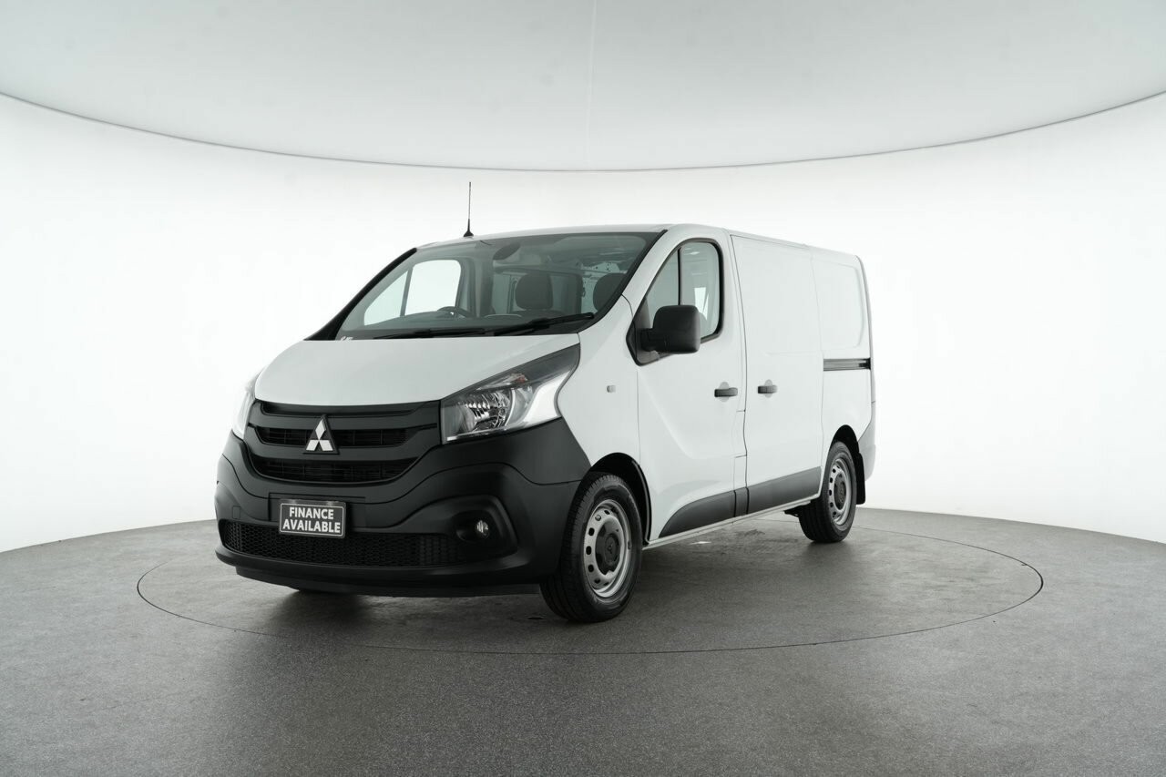 Mitsubishi Express image 4