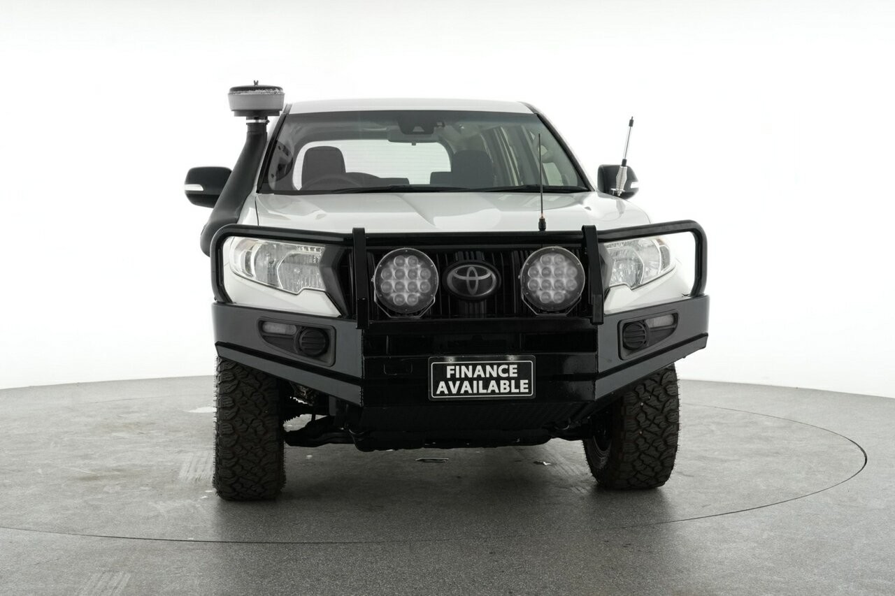 Toyota Landcruiser Prado image 2