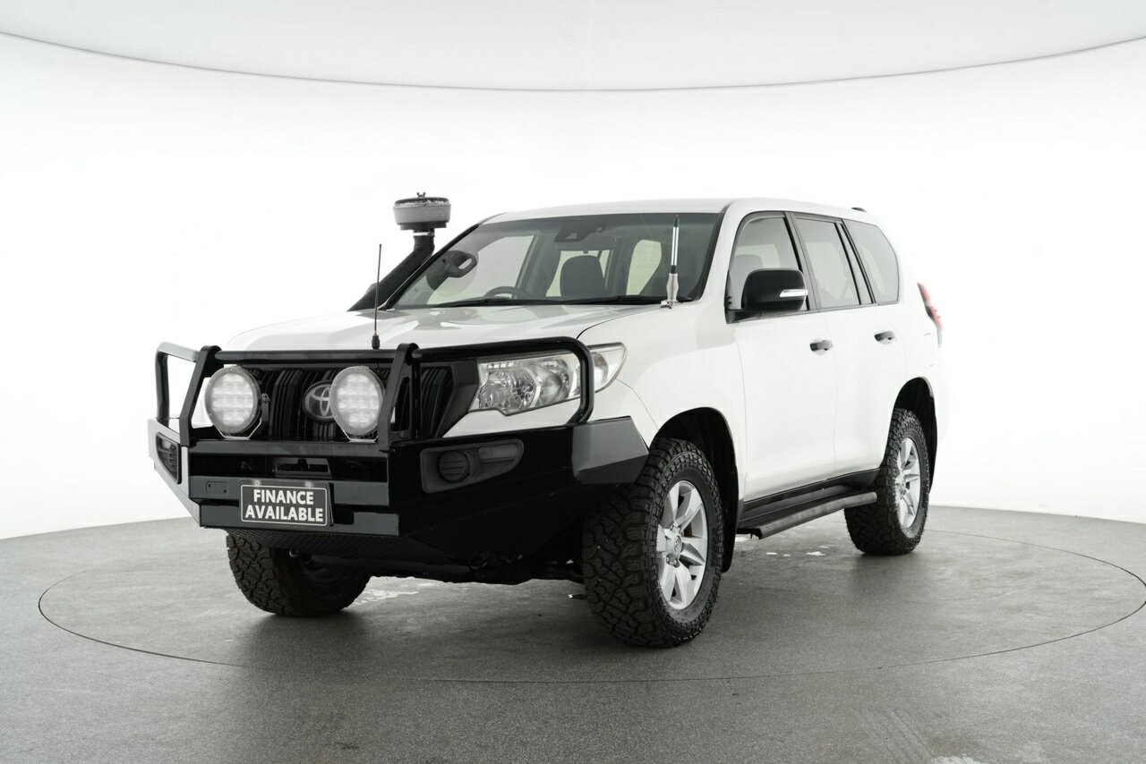 Toyota Landcruiser Prado image 3