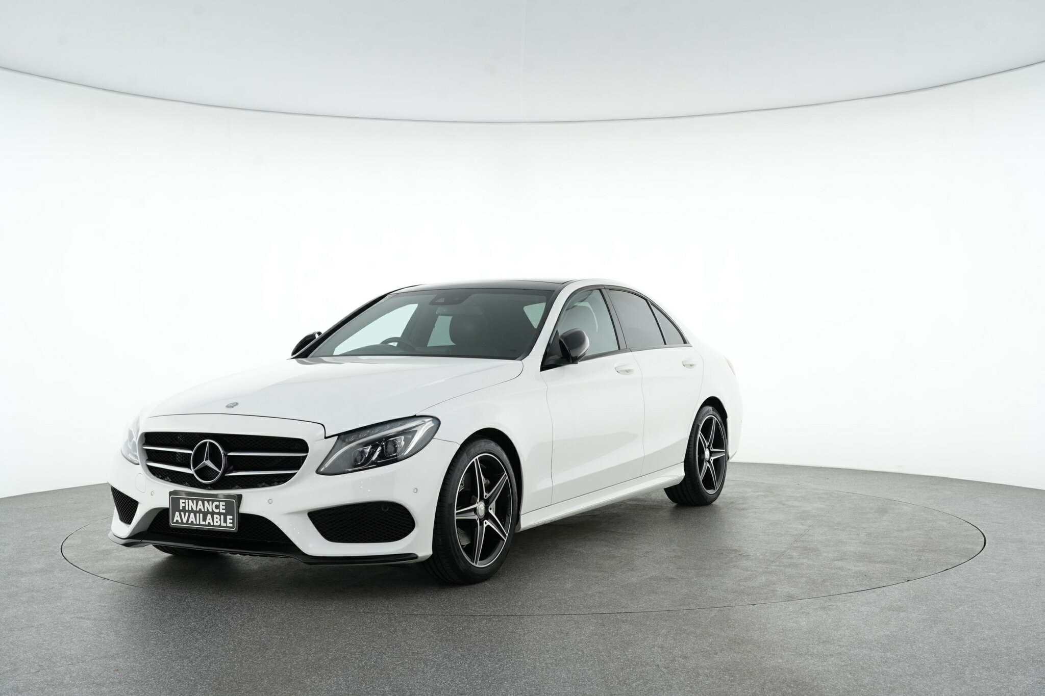 Mercedes Benz C-class image 4