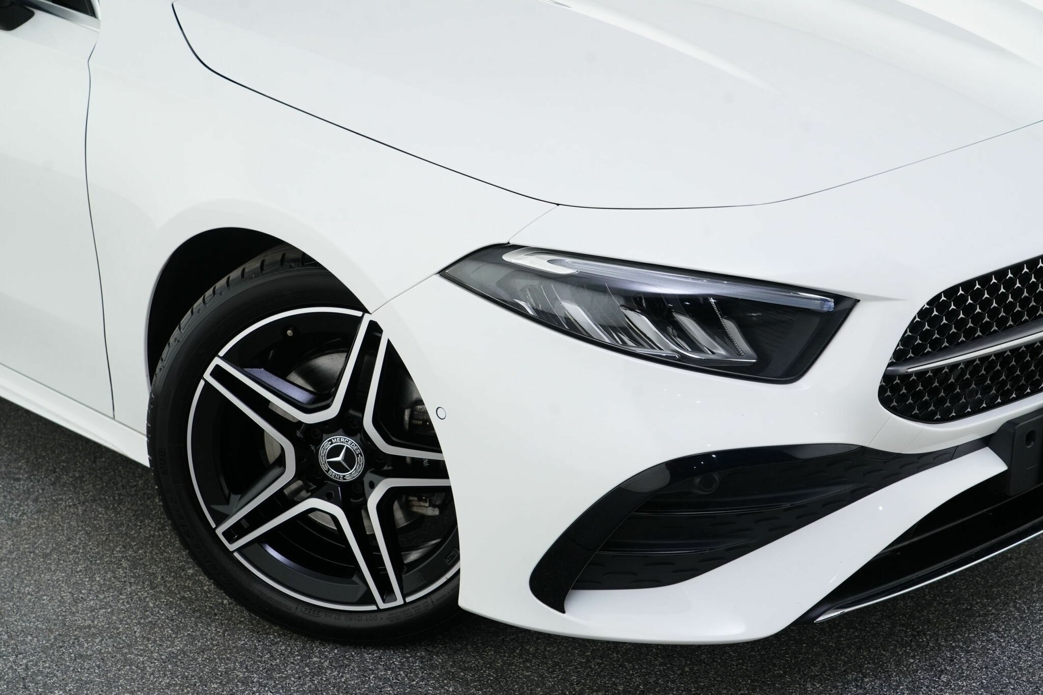 Mercedes Benz A-class image 2