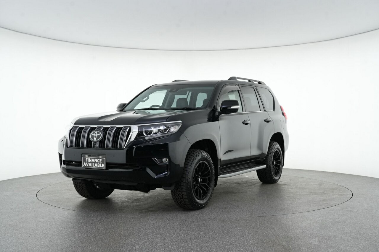 Toyota Landcruiser Prado image 3