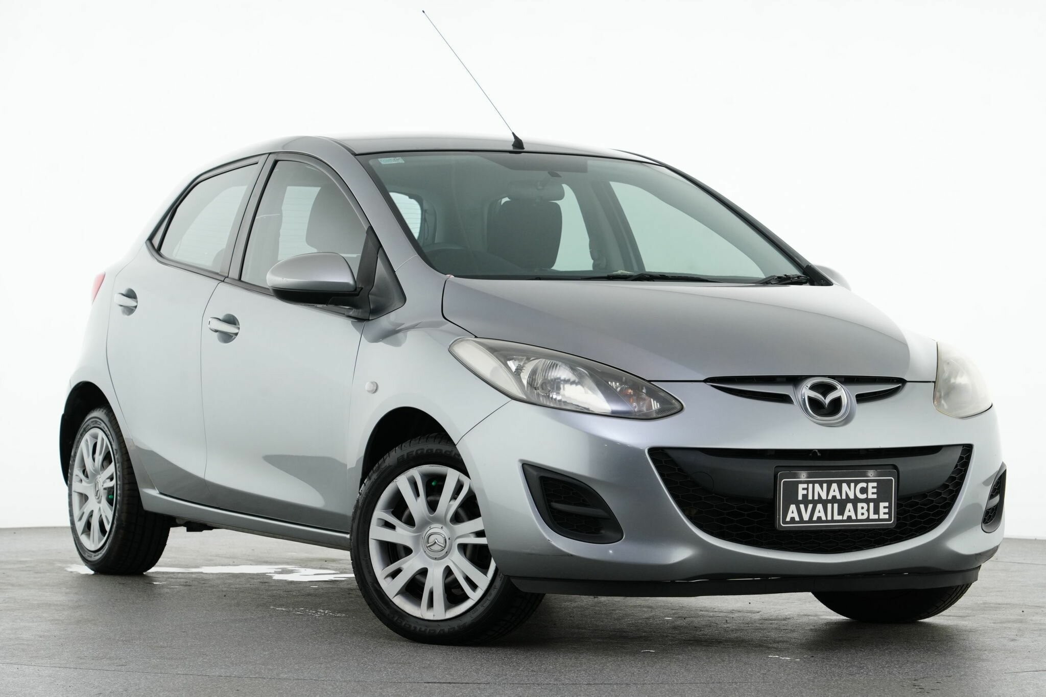 Mazda Mazda2 Neo image 1