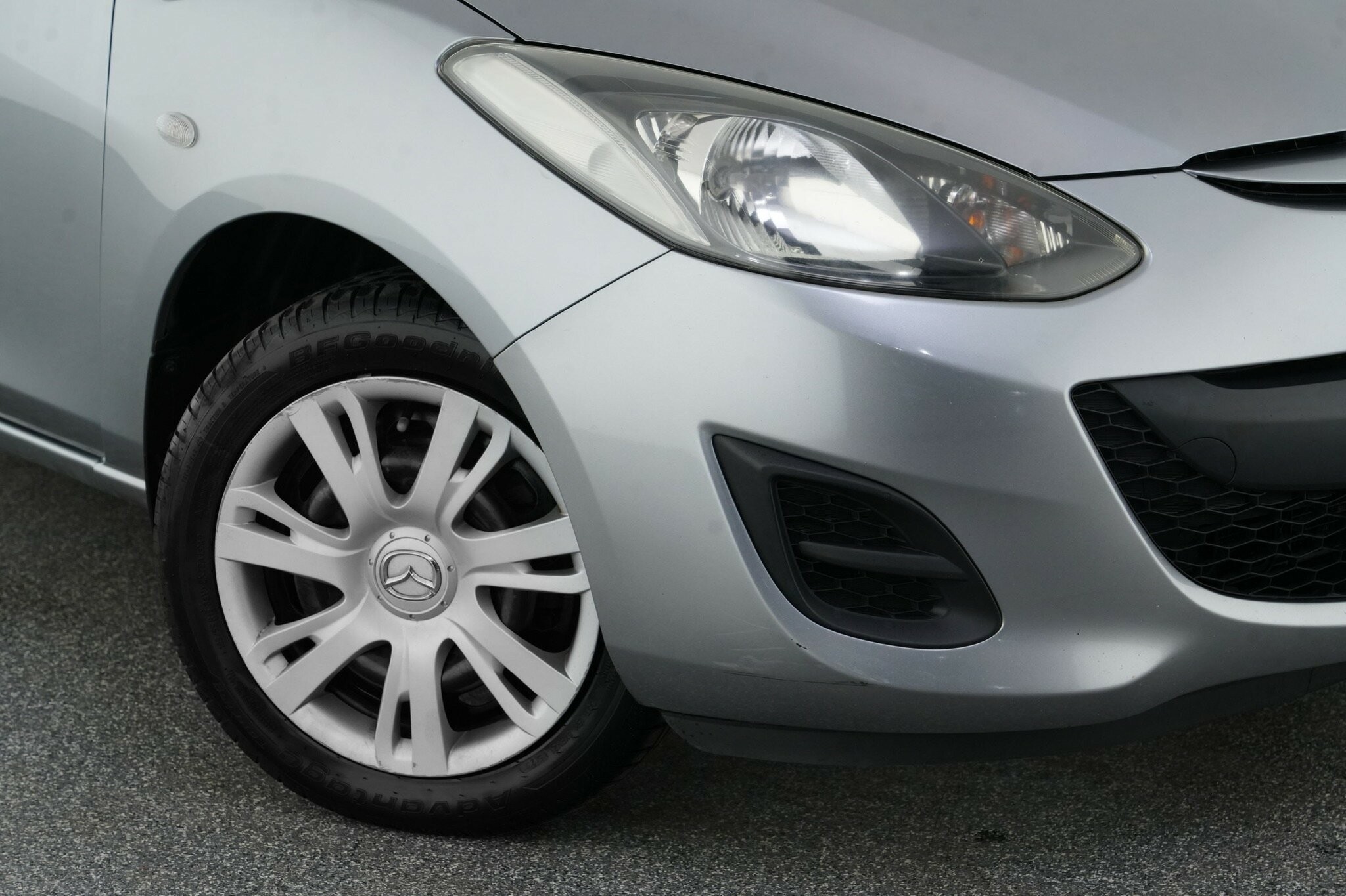 Mazda Mazda2 Neo image 2