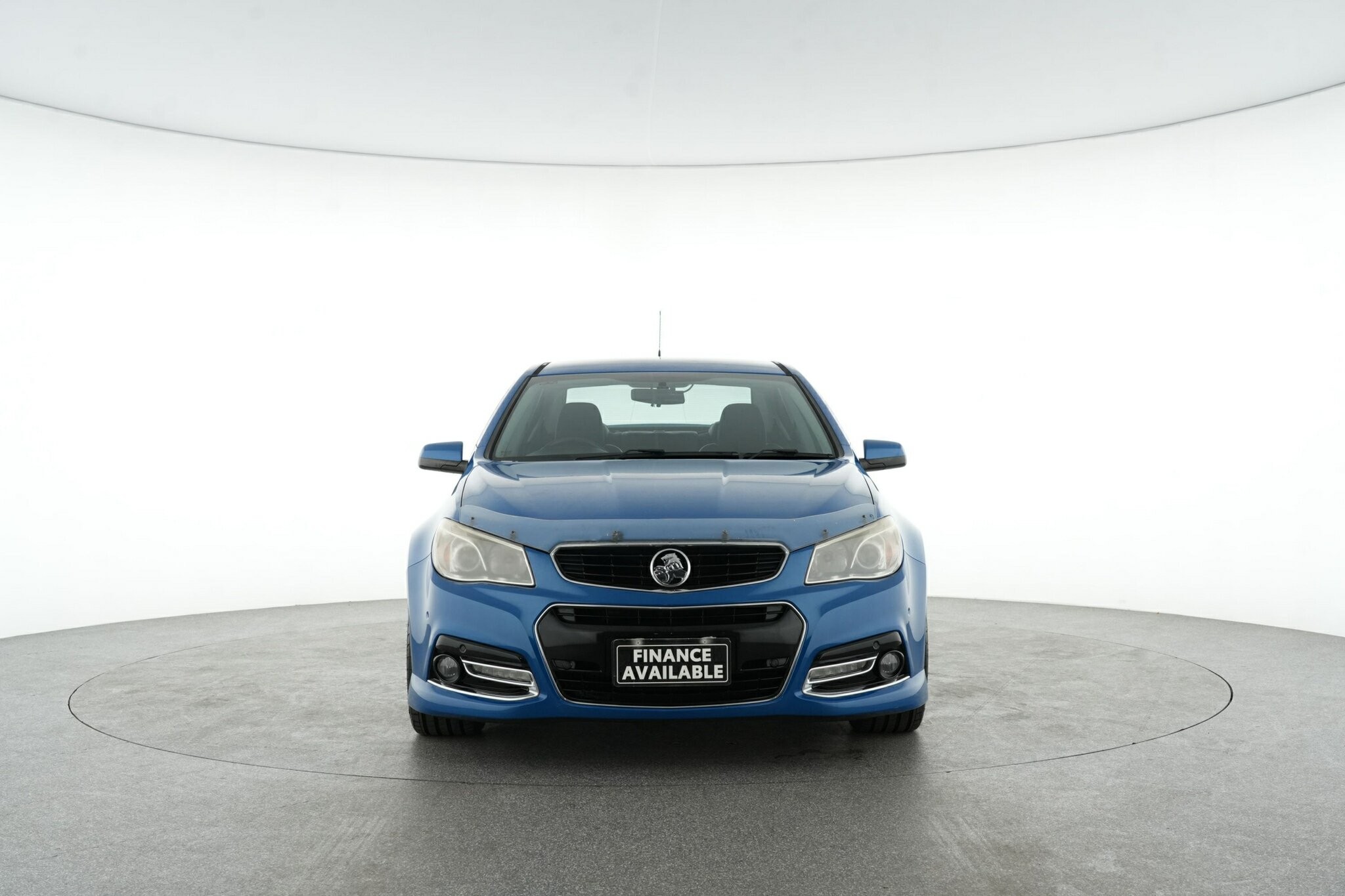 Holden Commodore image 2