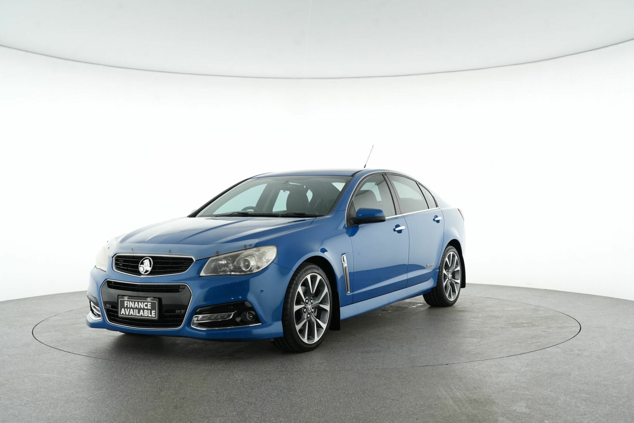 Holden Commodore image 3