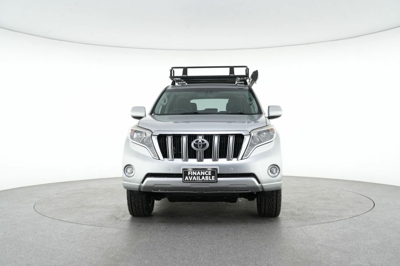 Toyota Landcruiser Prado image 3