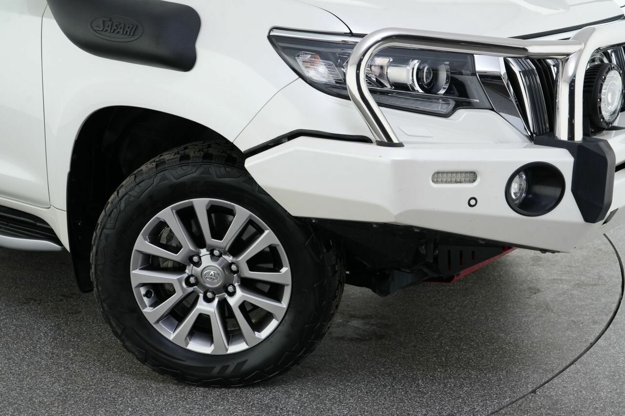 Toyota Landcruiser Prado image 2