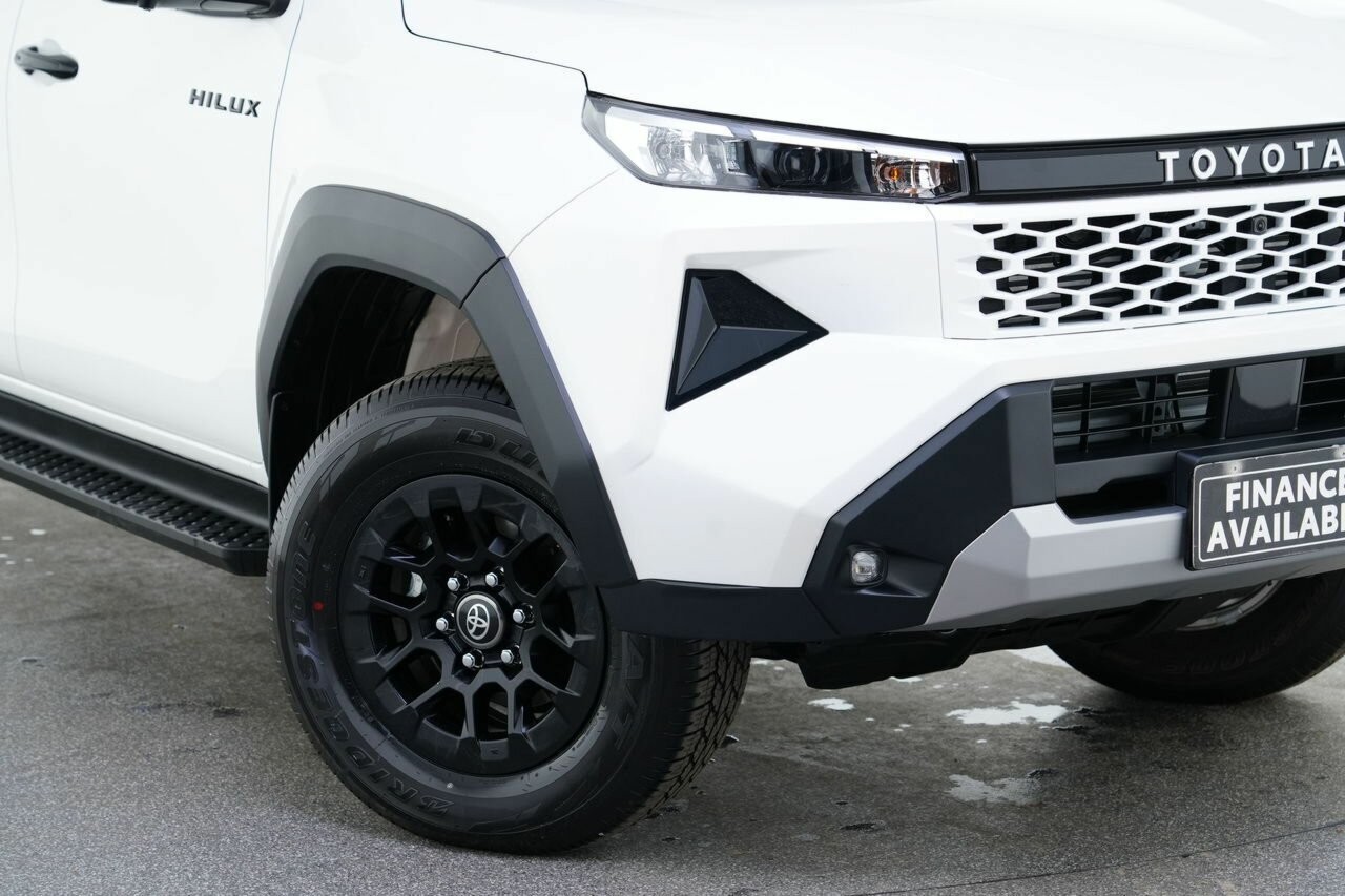 Toyota Hilux image 2