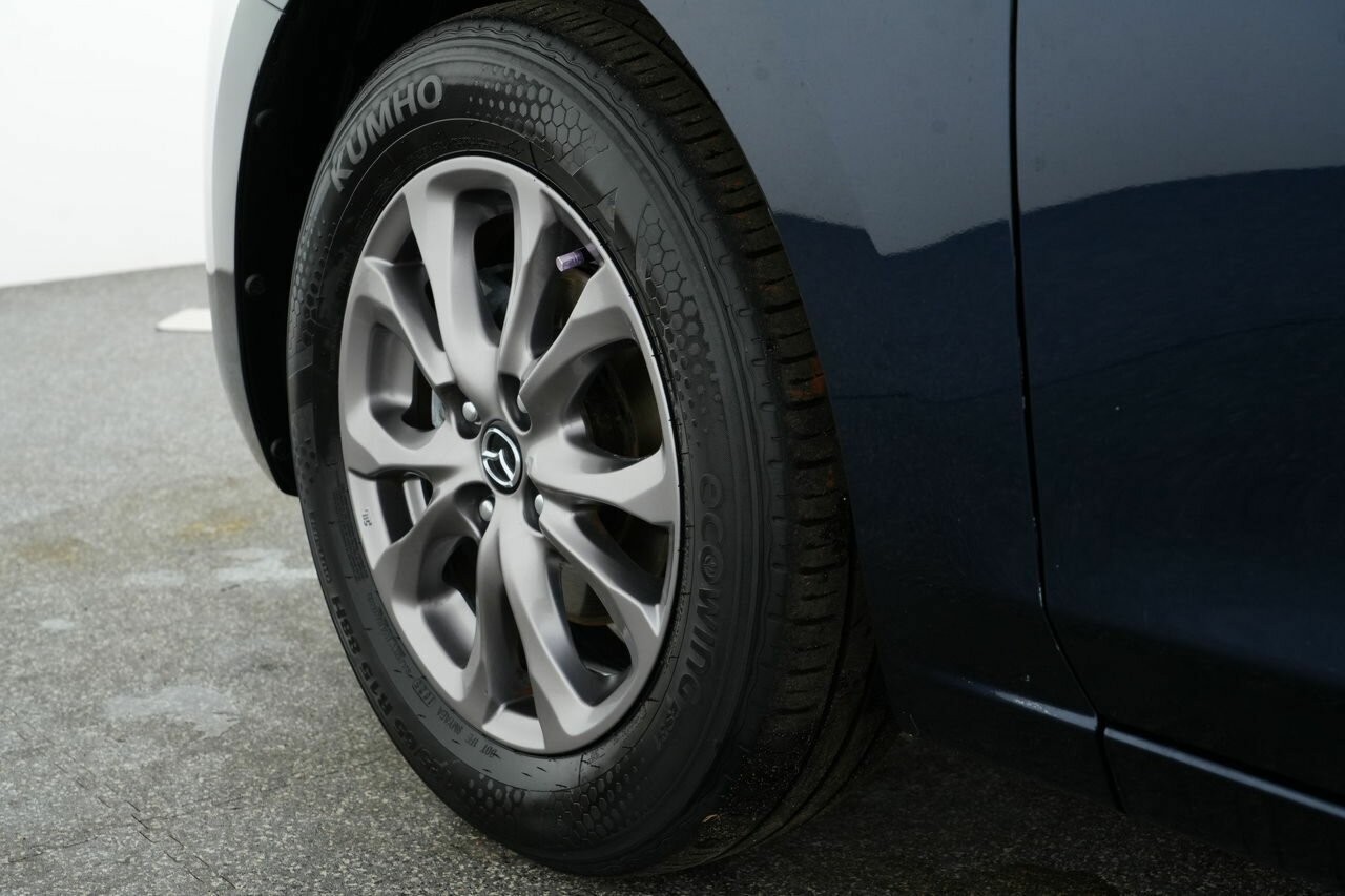 Mazda 2 image 4