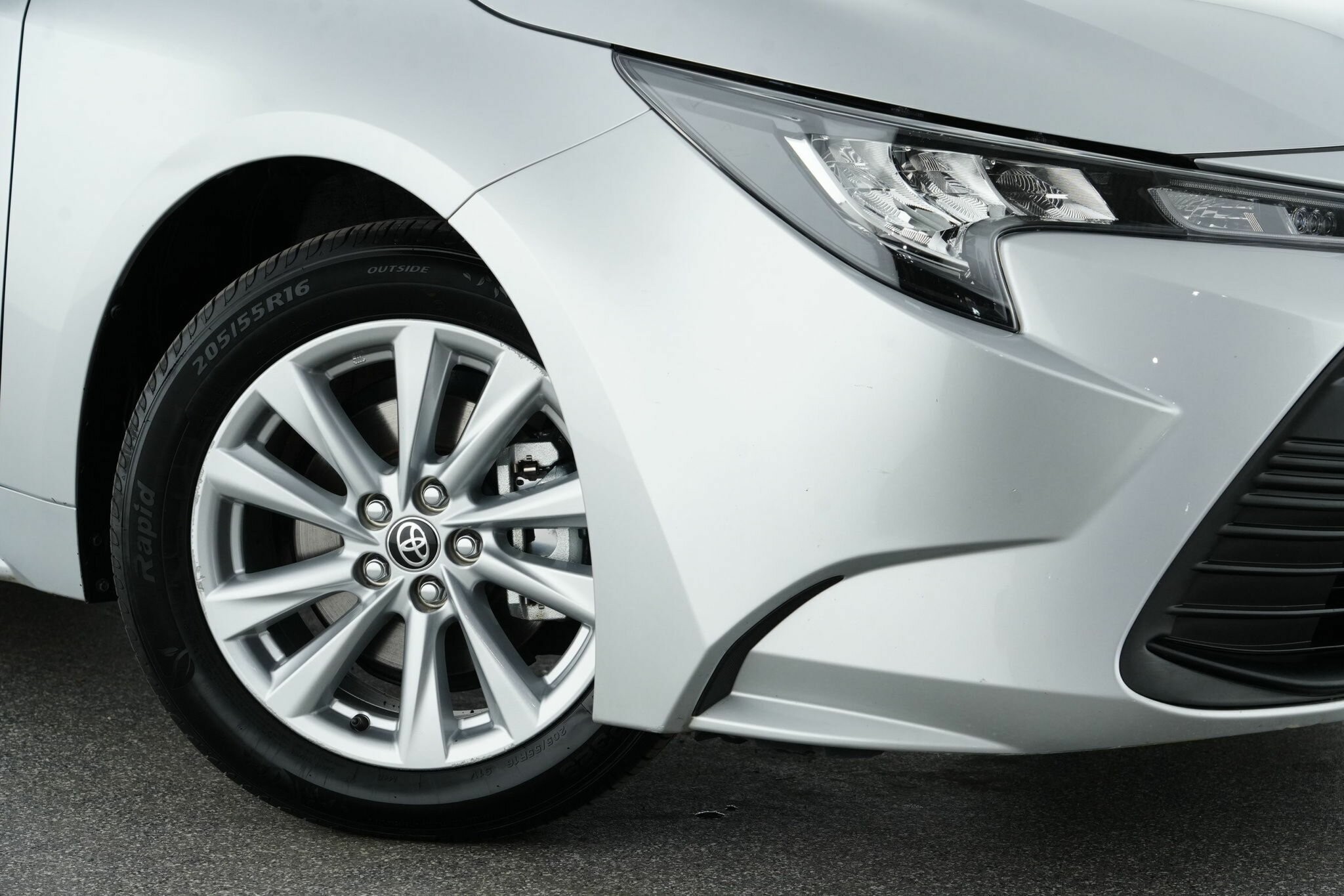 Toyota Corolla image 2