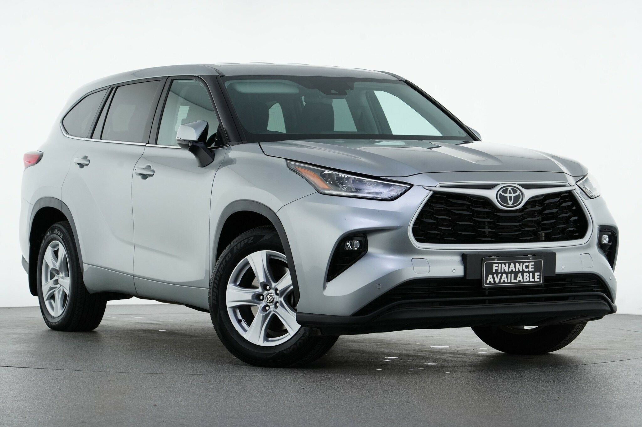 Toyota Kluger image 1