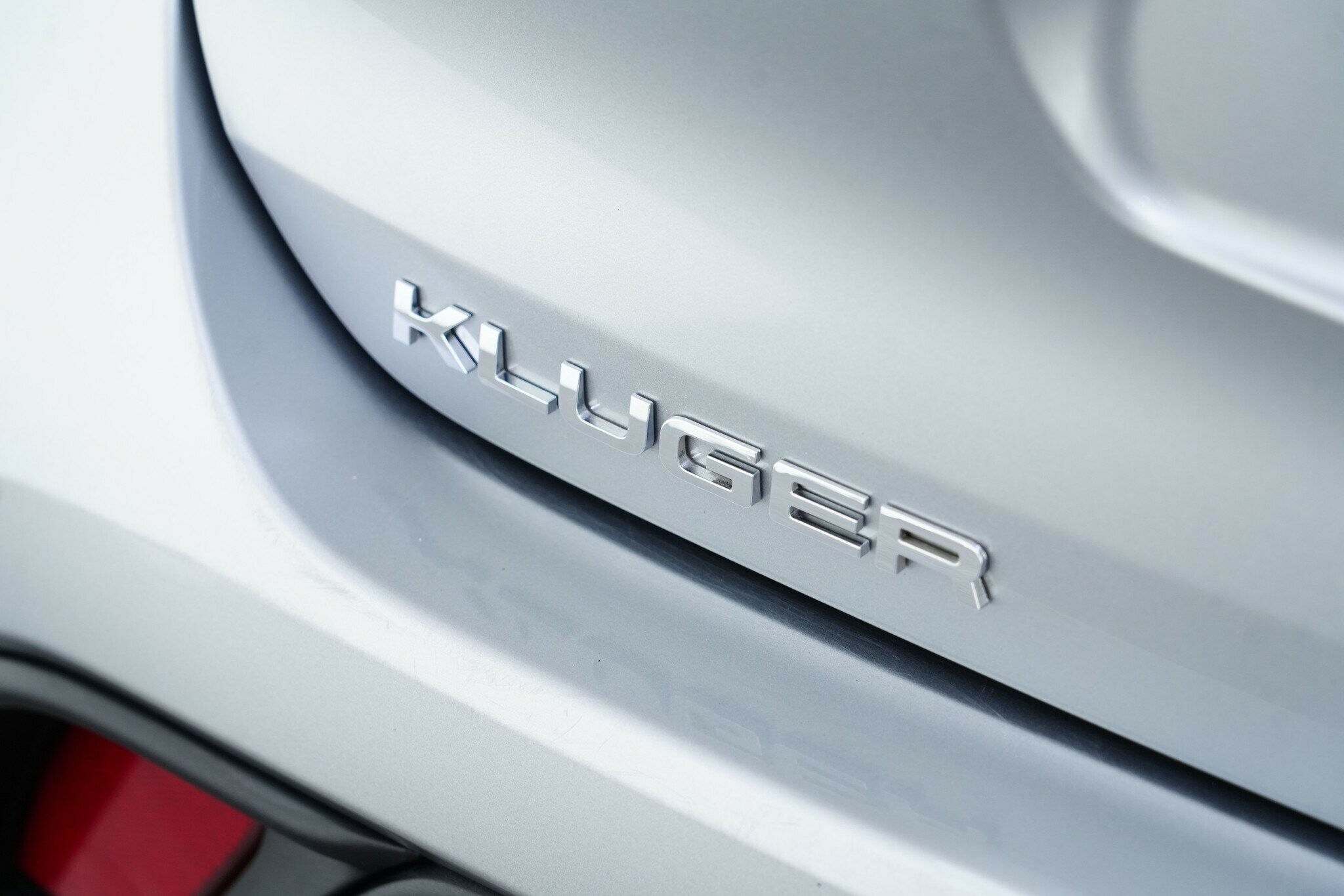 Toyota Kluger image 4