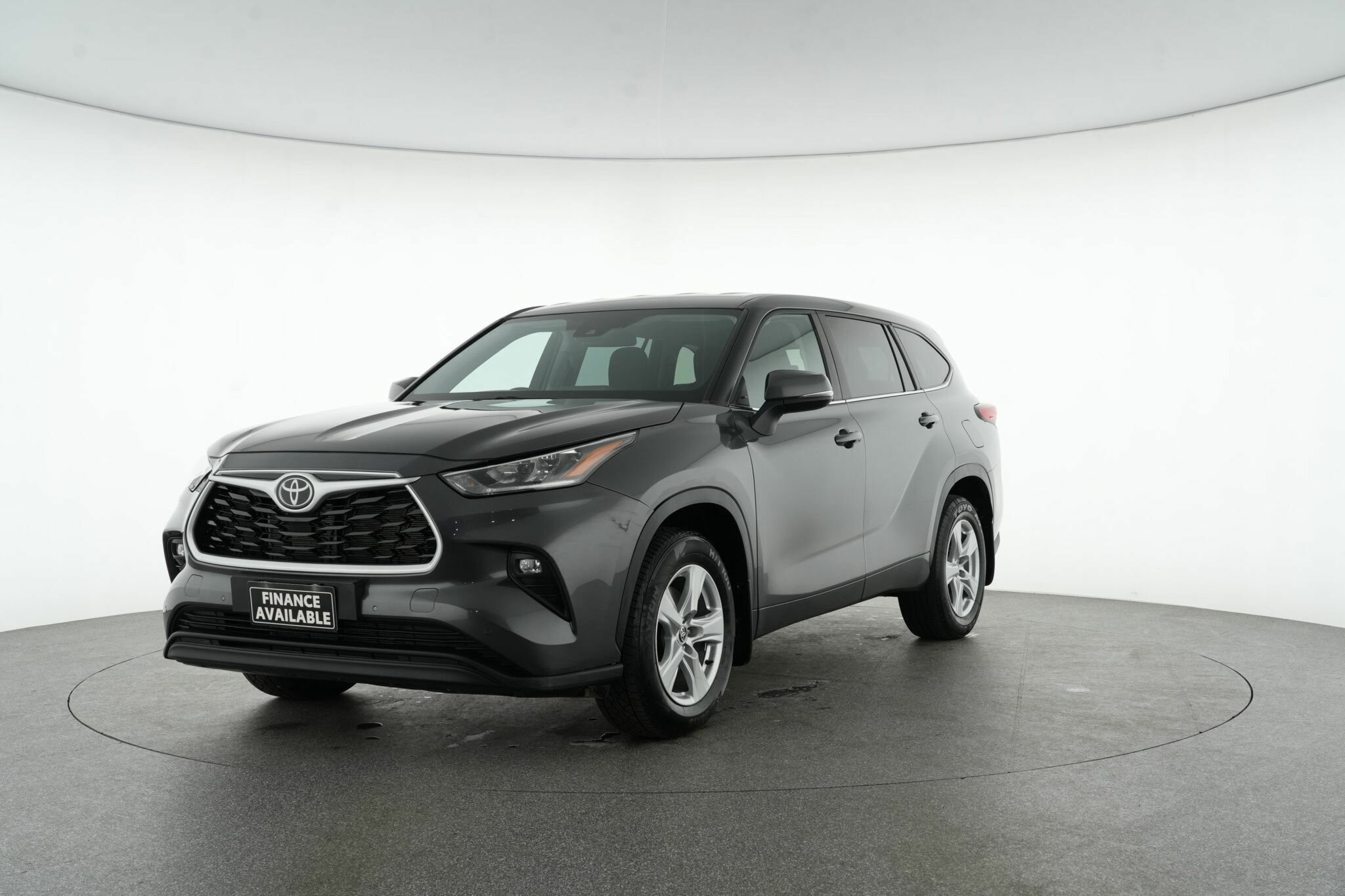 Toyota Kluger image 4