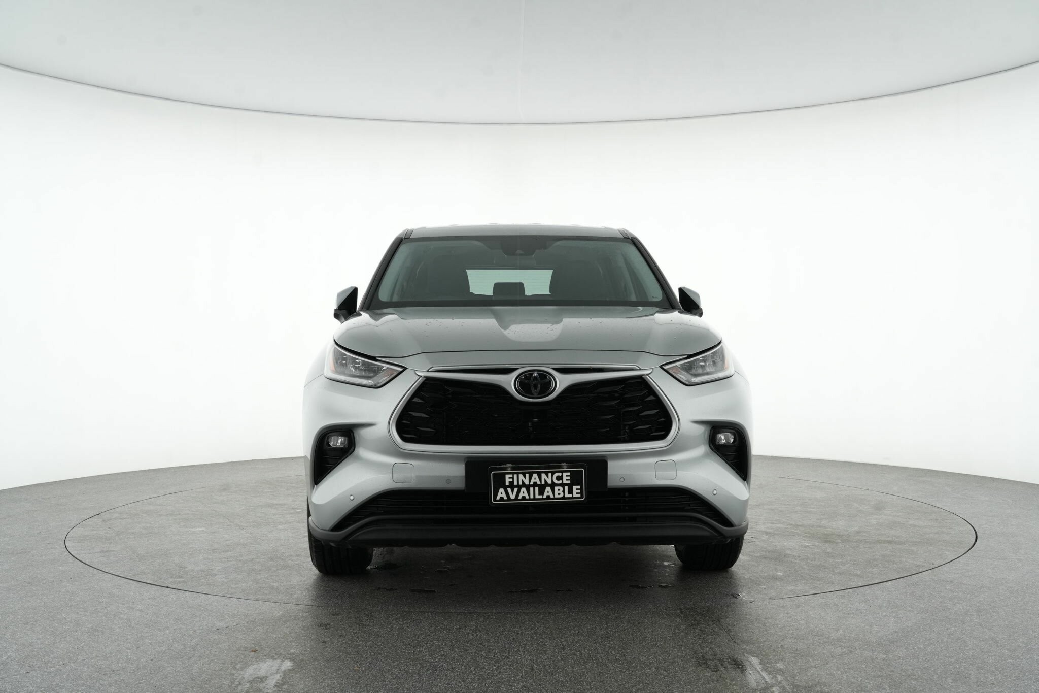 Toyota Kluger image 3