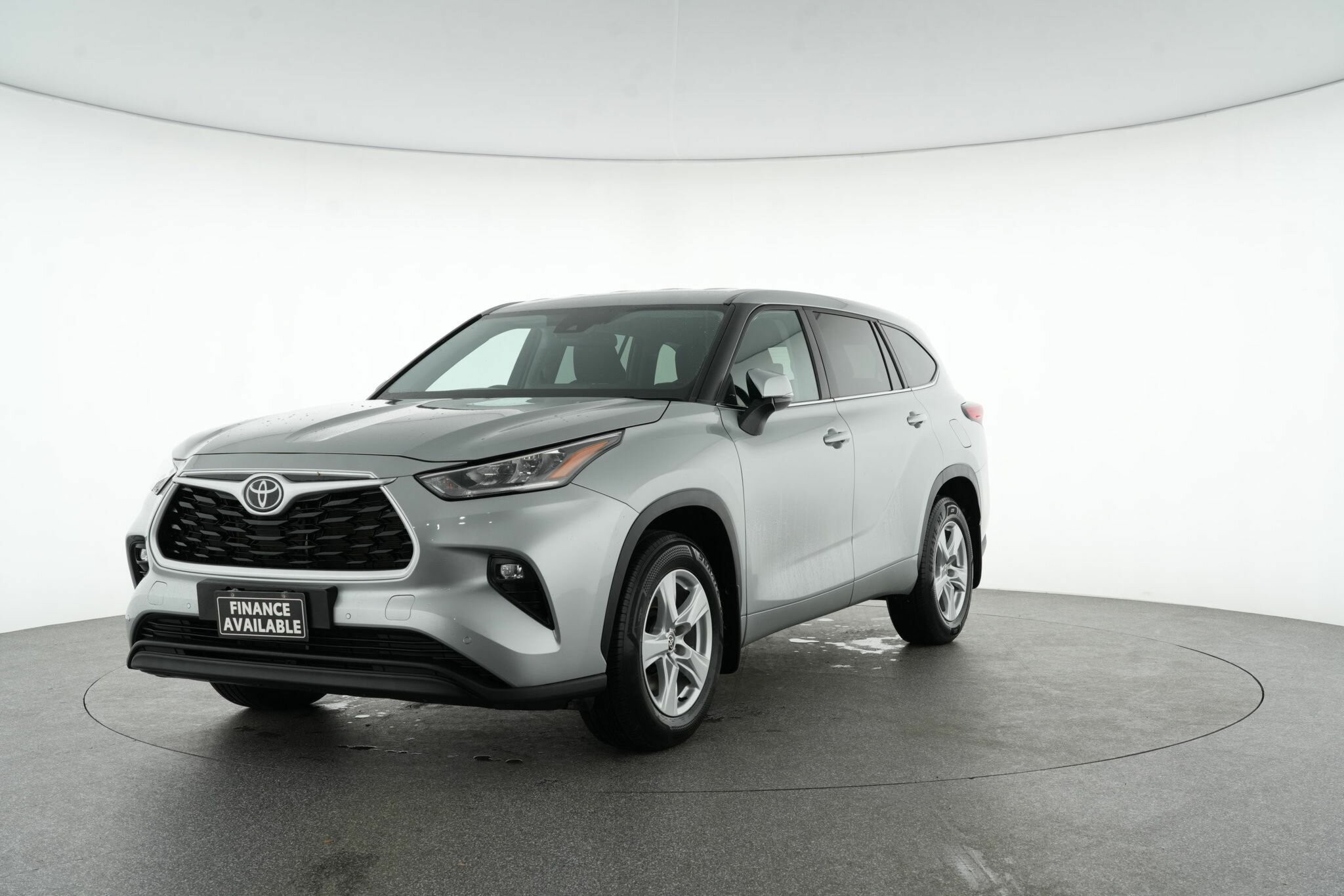 Toyota Kluger image 4
