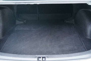 https://vehicle-cdn.autoleague.cloud/30641_U600066_11.jpg