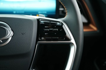 https://vehicle-cdn.autoleague.cloud/30641_U600073_13.jpg