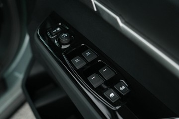 https://vehicle-cdn.autoleague.cloud/30641_U600081_15.jpg
