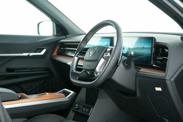 https://vehicle-cdn.autoleague.cloud/30641_U600081_17.jpg