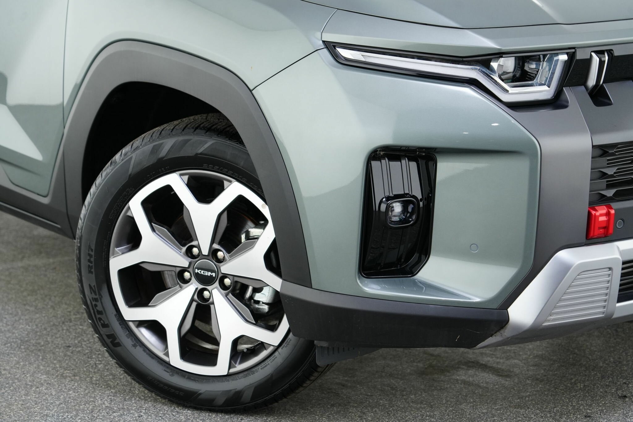 Kgm Ssangyong Torres image 2