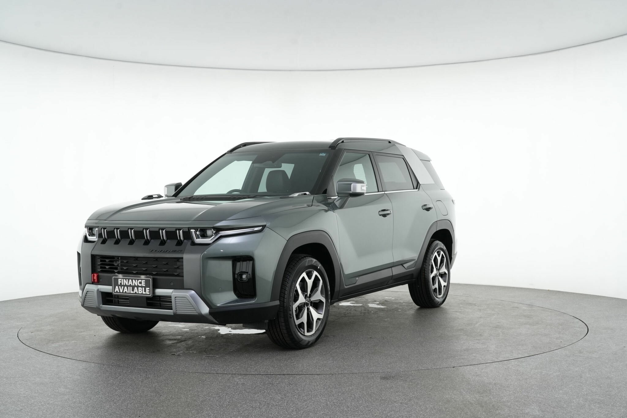 Kgm Ssangyong Torres image 4