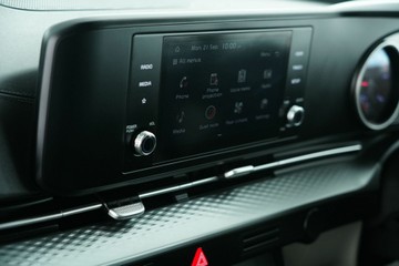 https://vehicle-cdn.autoleague.cloud/30641_U600155_26.jpg