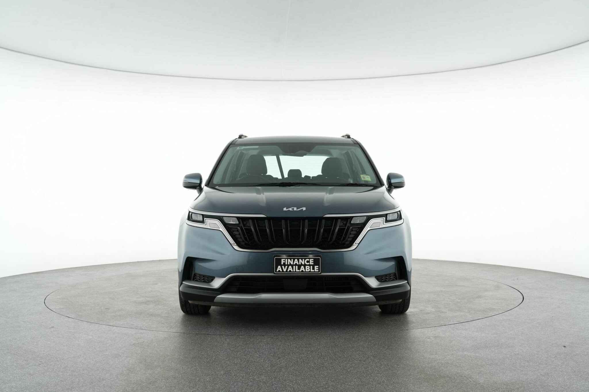 Kia Carnival image 3
