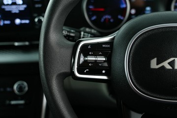 https://vehicle-cdn.autoleague.cloud/30641_U600163_19.jpg