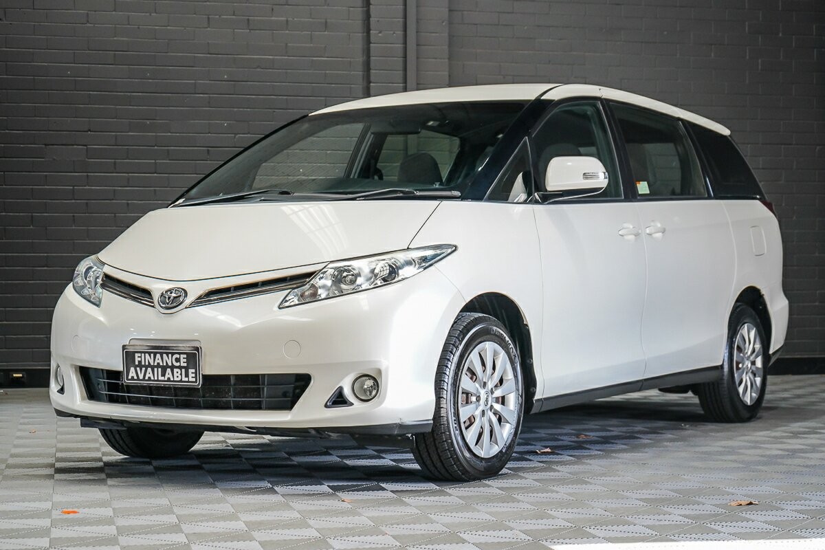 Toyota Tarago image 4