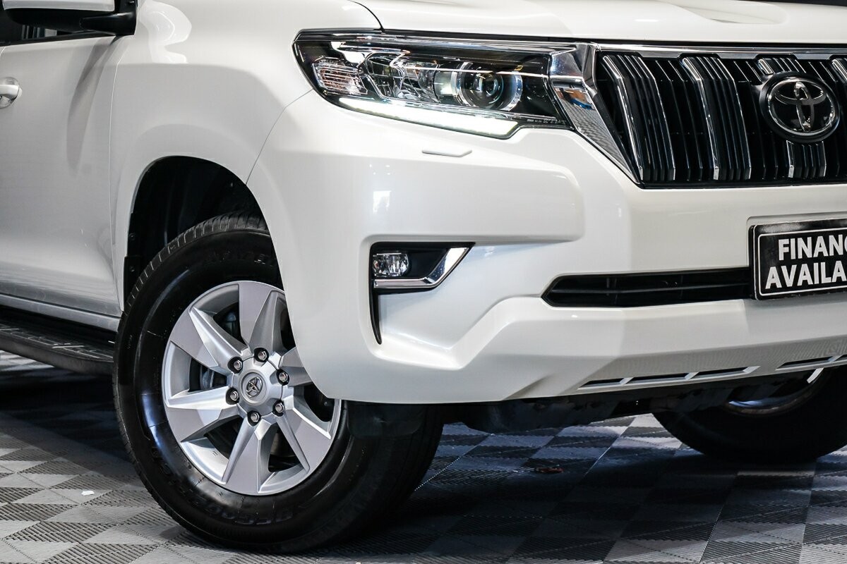 Toyota Landcruiser Prado image 2