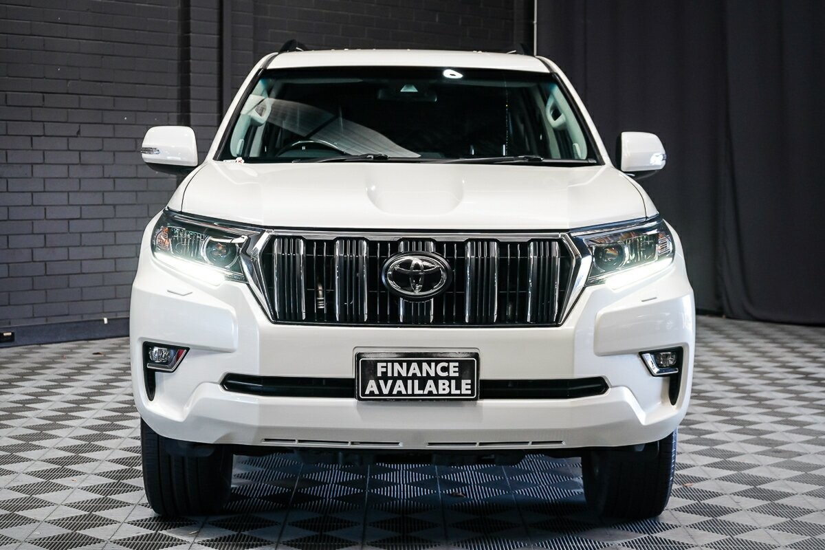 Toyota Landcruiser Prado image 3