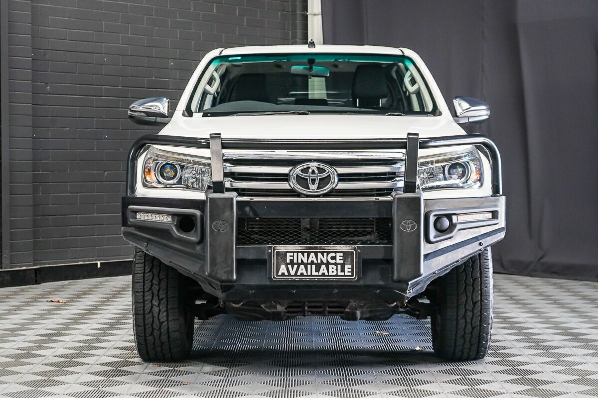 Toyota Hilux image 3