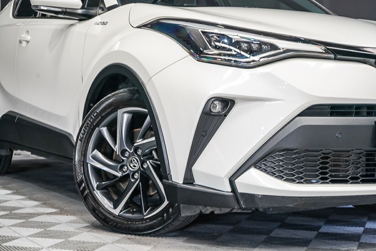 Toyota C-hr image 2