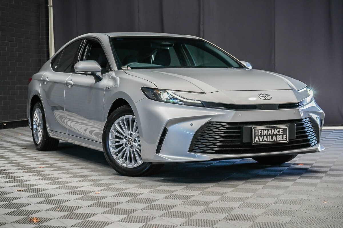 Toyota Camry image 1