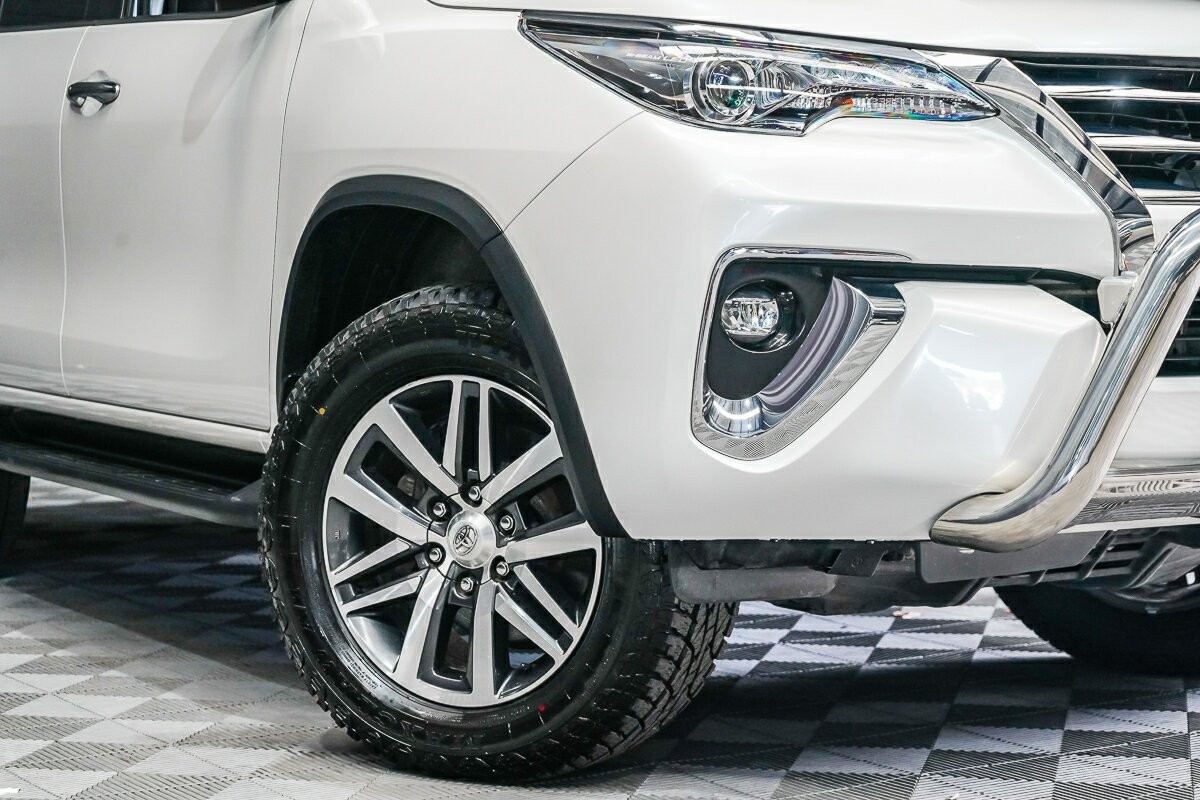 Toyota Fortuner image 2