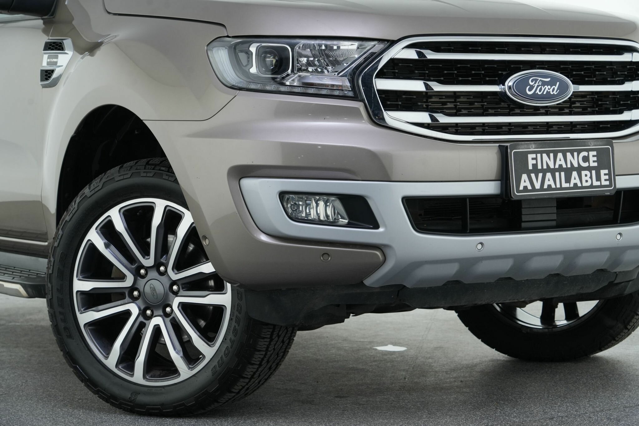 Ford Everest image 2