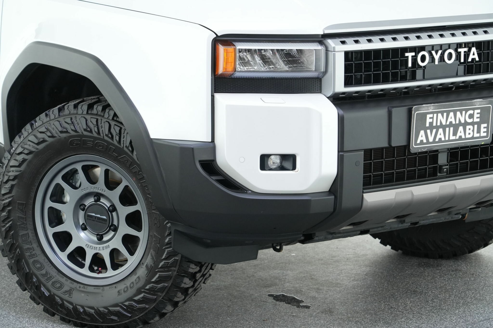 Toyota Landcruiser Prado image 2