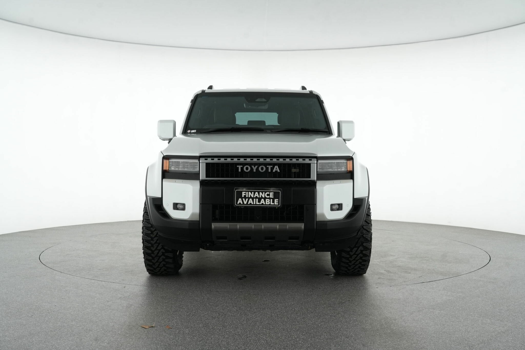 Toyota Landcruiser Prado image 3